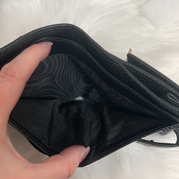 Authentic Gucci compact European style wallet - Picture 12 of 16